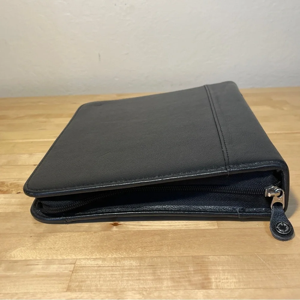 Franklin Covey Vintage Full Grain leather Binder Zipper around closure